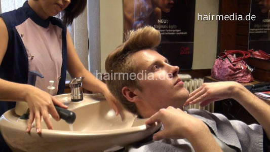 9039 Robin by Eveline backward shampoo