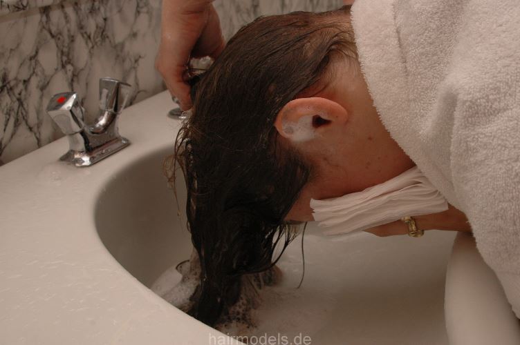 718 Vladi forward wash salon shampoo pre perm