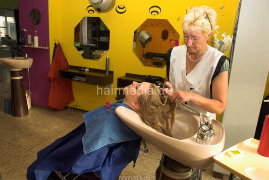 6143 Barberette SilkeM 1 backward wash