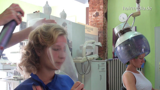 6179 JuliaS 5 styling vintage hairspray and faceshield