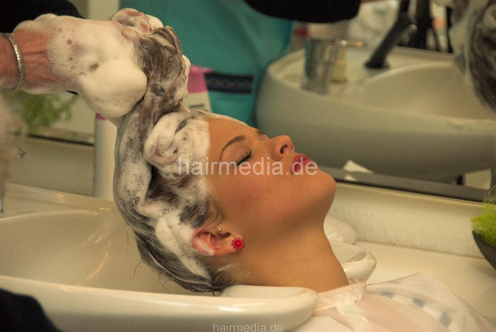 6104 Lena 2 pampering backward salon hairwash shampooing
