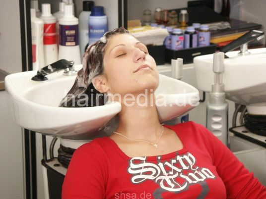 671 Daniela firm 3-way shampooing 12 min video for download