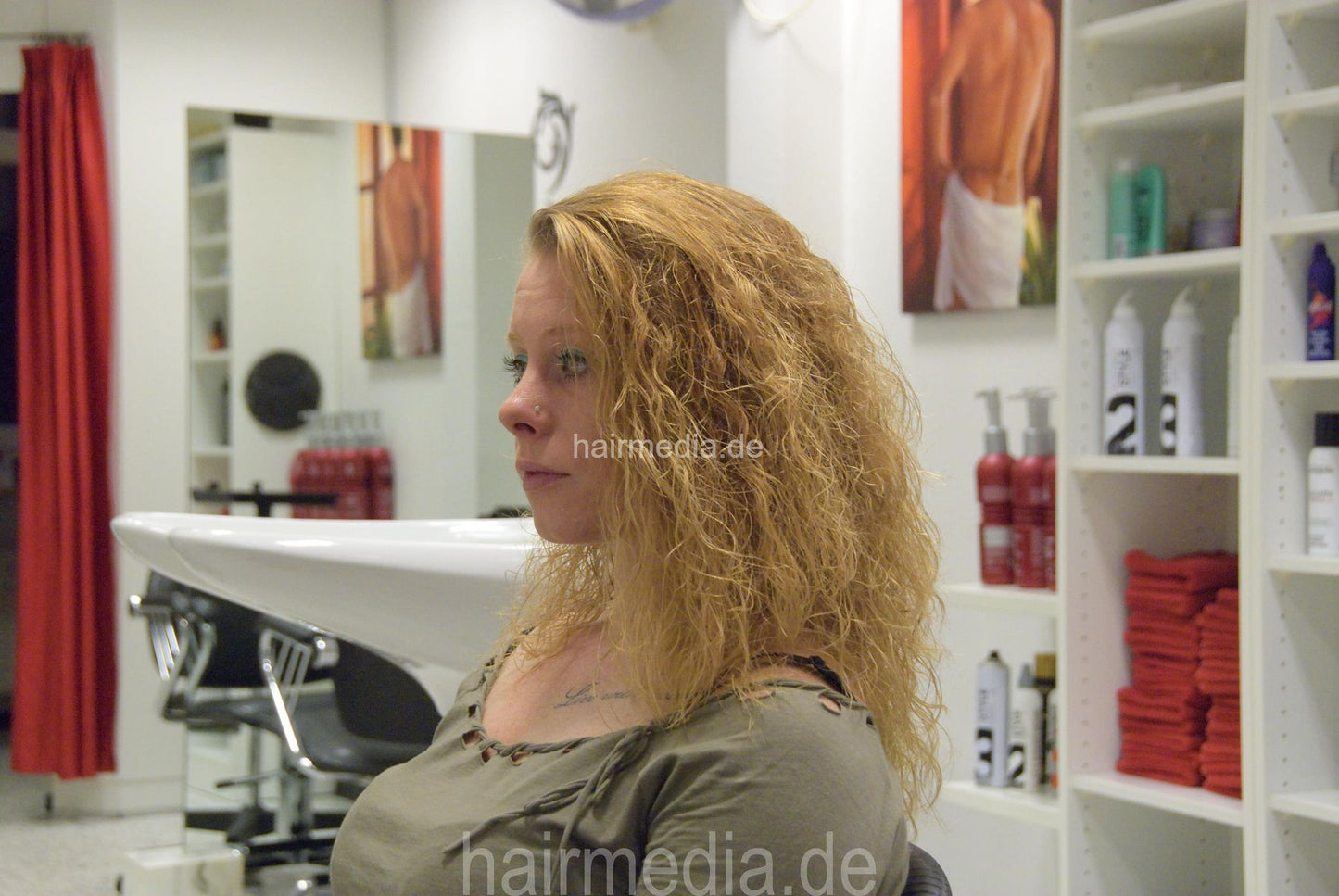 7093 NataschaK 1 backward wash pre perm salon shampooing permed hair