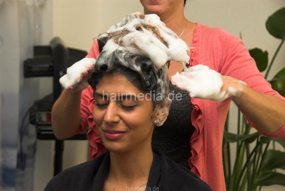 9053 3 Jemila upright hair wash