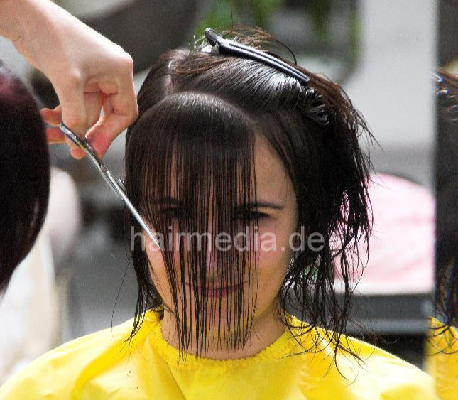 8036 Heidi drycut and wet cut in yellow cape