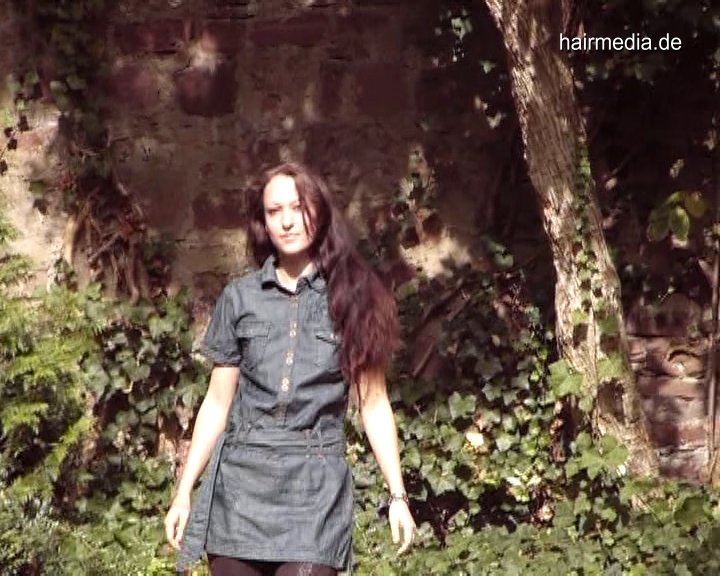 196 NicoleW 1 show outdoor braiding brushing
