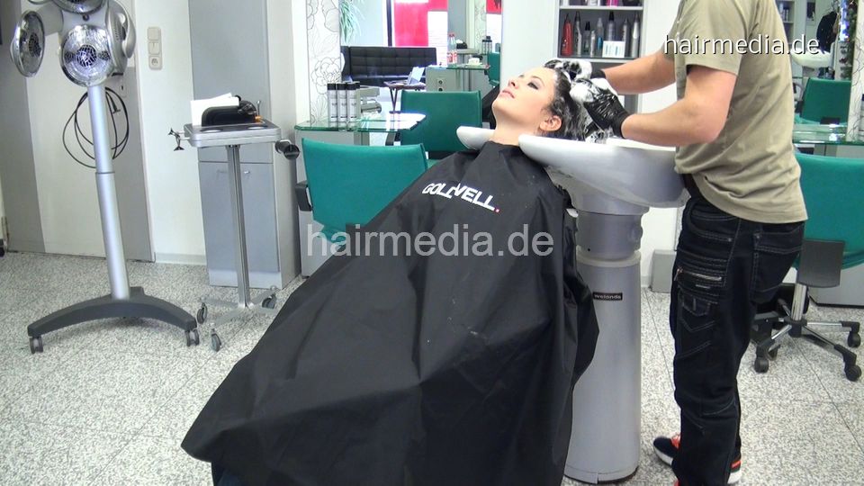 4044 NicoleW 2 backward shampoo scene