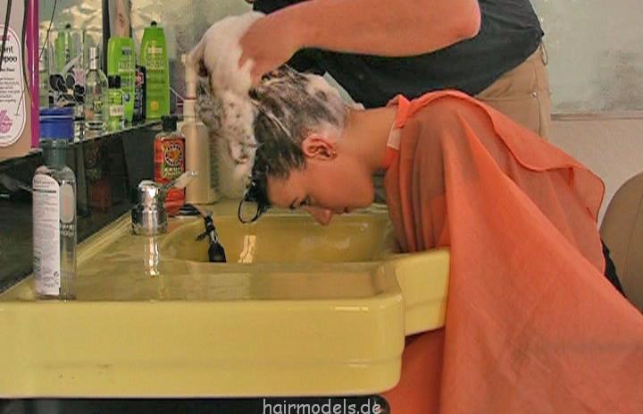 510 JennyA 1 teen by barber forward shampoo hair wash