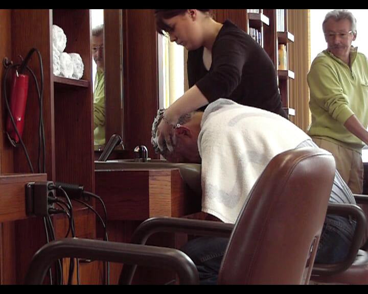 245 s0359 shampoo by student shampoogirl, barber watching