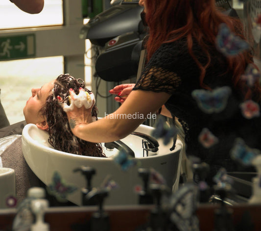 7078 Sandra 7 shampoo backward by barberette