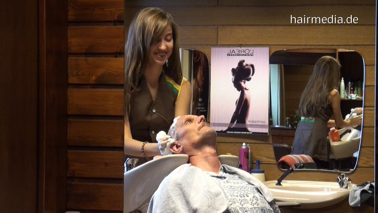 2002 5 HF N.V. backward hairwash salon shampooing by hobbybarberette Isabella