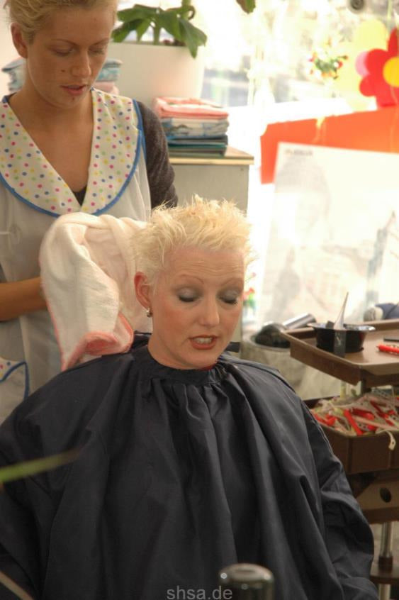 465 cut the barberette Fr. Ressler, short blonde hair by SteffiJ