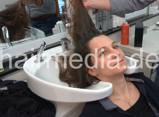 8300 Katharina lange Haare abrasieren Casting und Interview