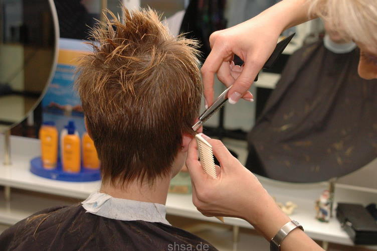 847 Daniela complete buzzcut electric chair and shampoo forwardwash