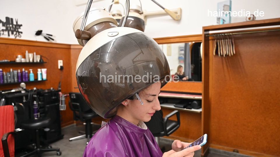 1218 Barberchair Cushion 9 Leyla dryer and finish