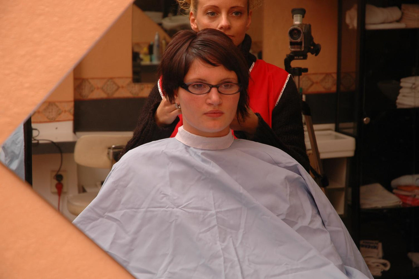 h117 Jennifer by Katia barbershop wash and haircut 500 pictures for download