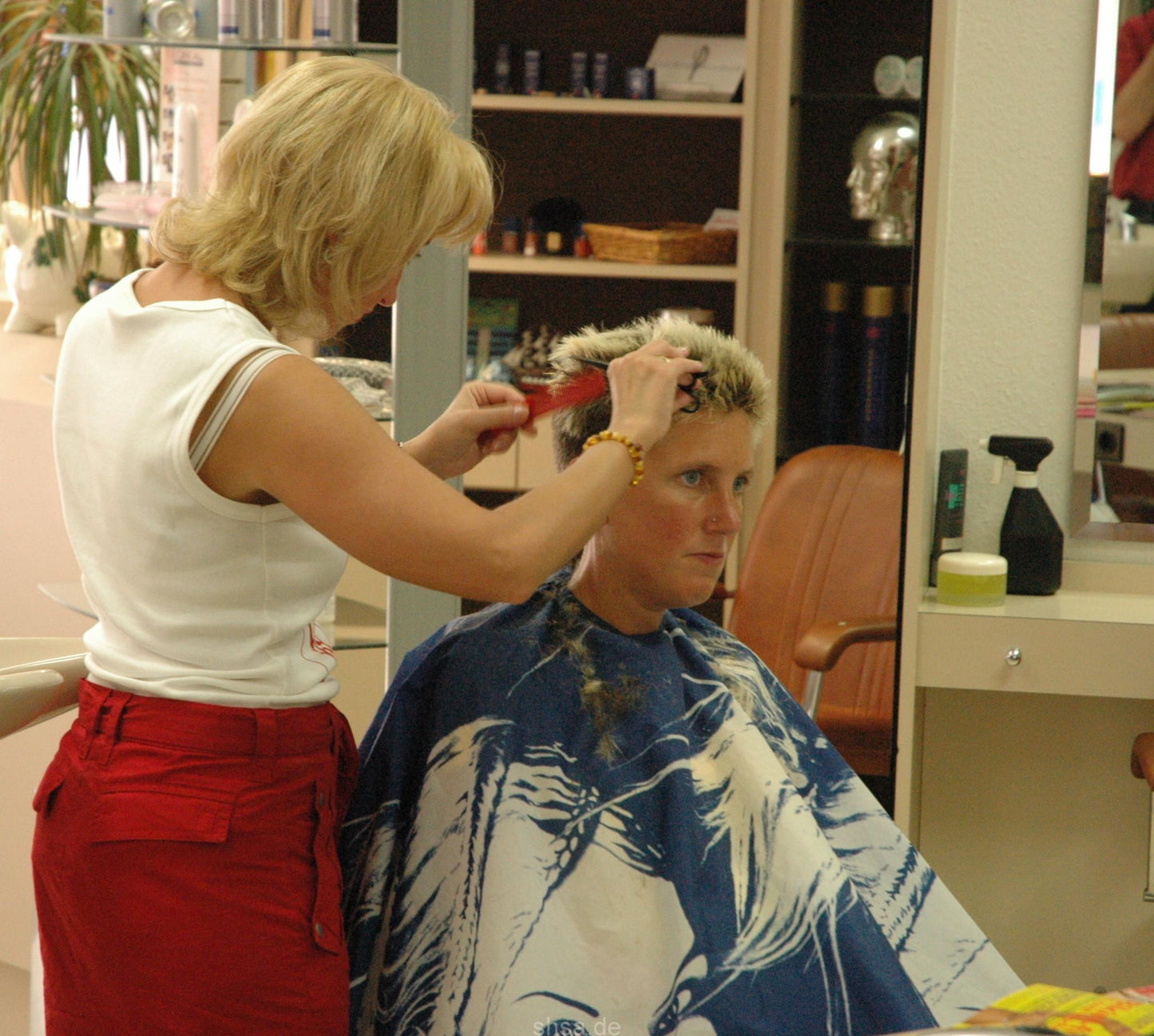 8044 Recklinghausen s0223 buzz drycut blond lady