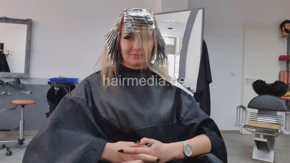 4002 s1810 black nail highlighting waiting scene