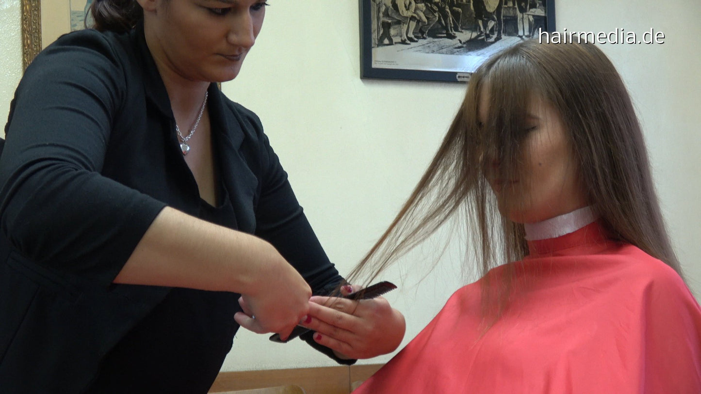 8300 SarahS by VanessaDG 2 dry cut, haircut on dry hair
