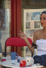 Load image into Gallery viewer, 6117 2 Darja outdoor smoking during shampooing hairwash