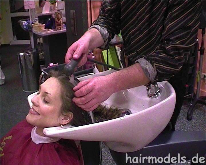 637 NataschaW haircut and wet set 150 pictures for download