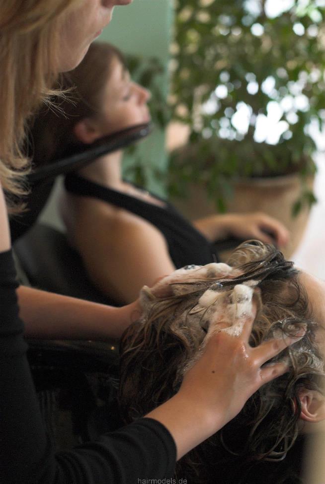 324 Petra and Vera salon backward shampooing hairwash complete