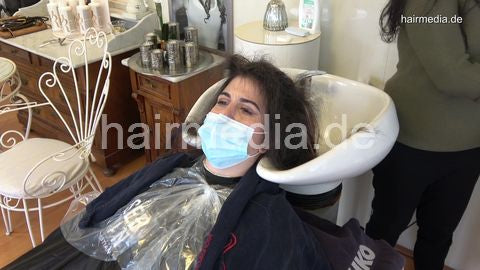 4059 MariamM teen tre colori torture 3 shampoo and tint at bowl