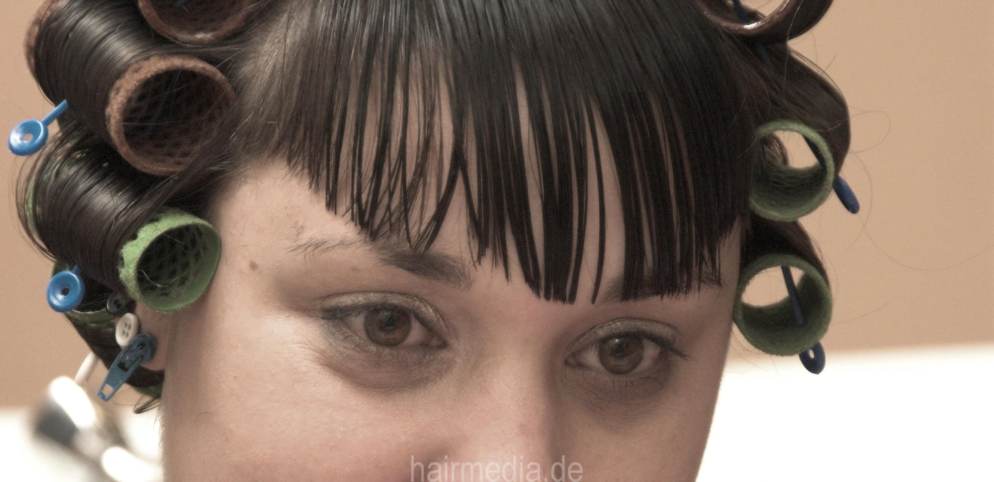 7049 Blugy 4 wet set after perm