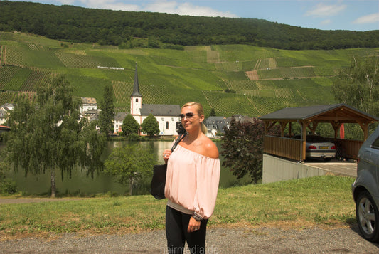 6158 SabrinaF 1 backward salon wash shampoo into dry hair TRAILER