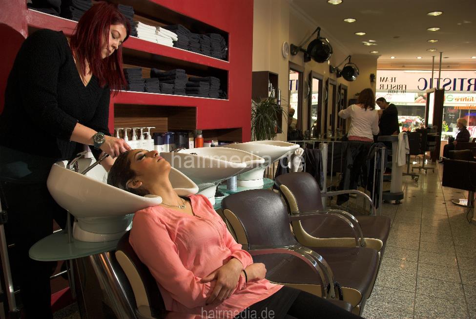 356 Barberette Aisha XXL curly hair backward richlather shampooing in her salon by colleauge