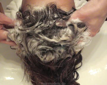 962 DS custom shampooing AnjaS, LauraB large hose wash wetcut, new trailer 2021