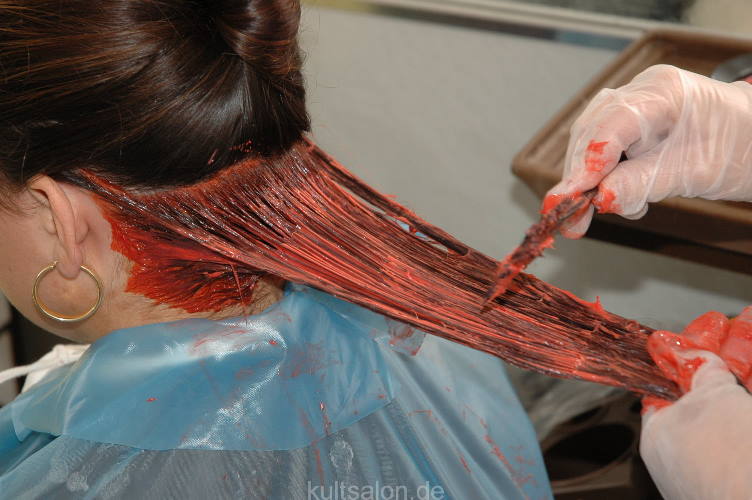 434 Linda going red in Igelit Cape 46 pictures for download