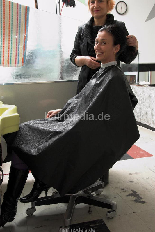 695 Schuckrie by Karin firm wash forward shampoo in black cape