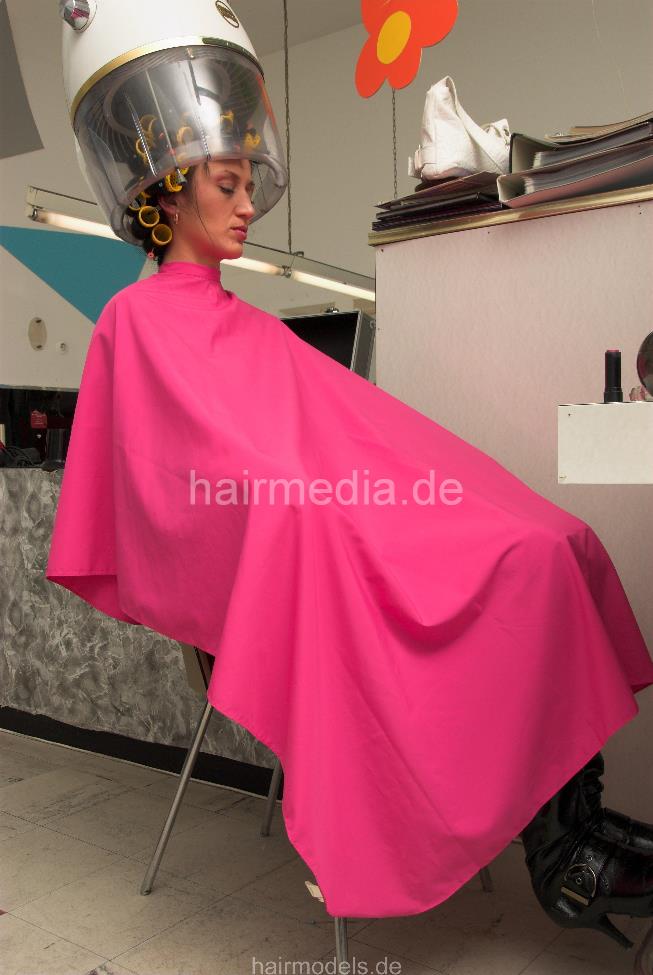 695 Schuckrie by Karin wet set in several capes