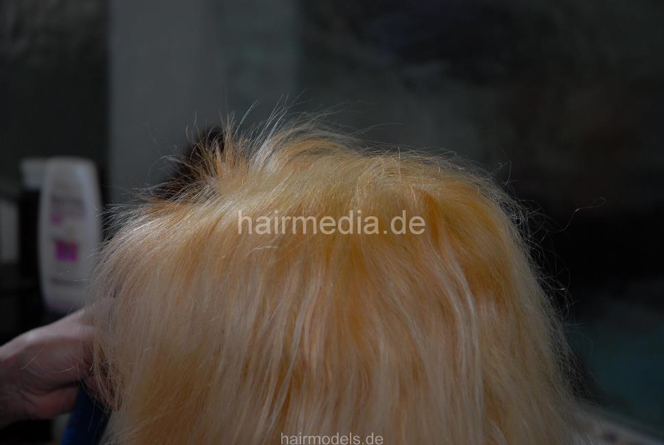 470 7 Julia thick hair blow by mature barberette