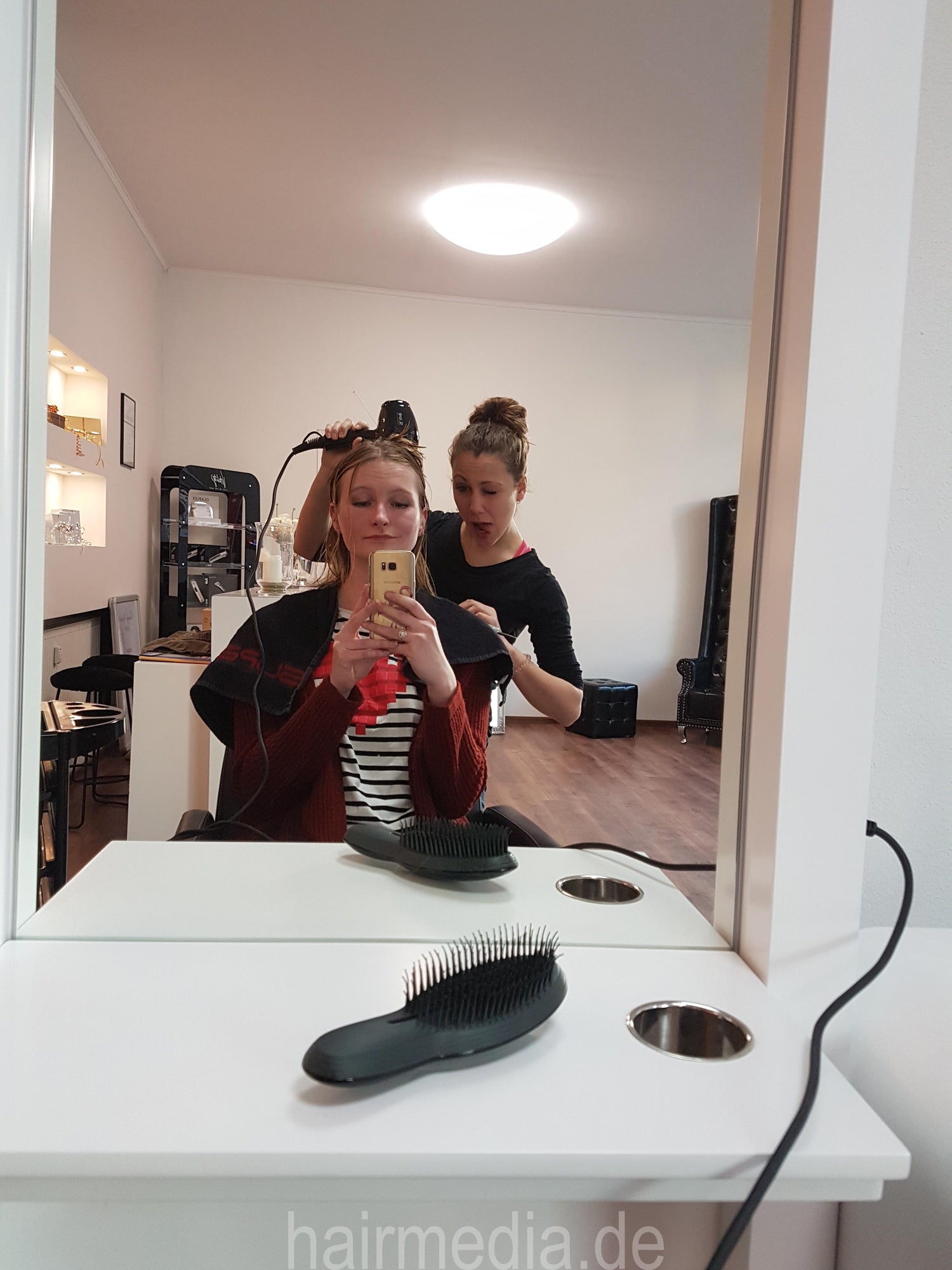 1033 crazy stylist beeanka @work