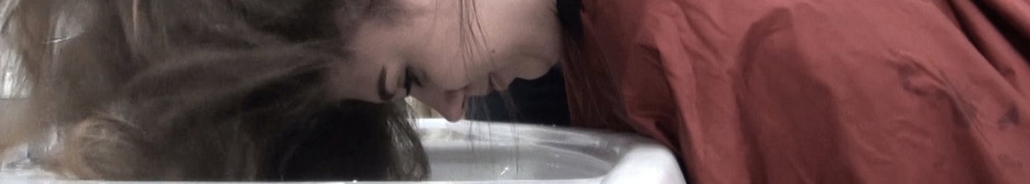 533 s1155 forward shampooing in salon by barbers