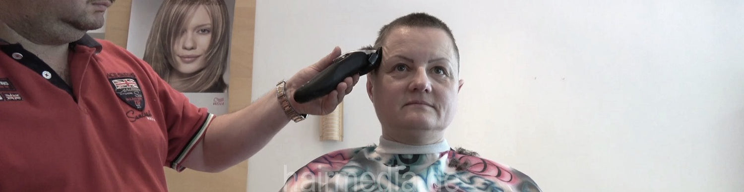 8146 Truckdriver cuts Berlin Wilmersdorf