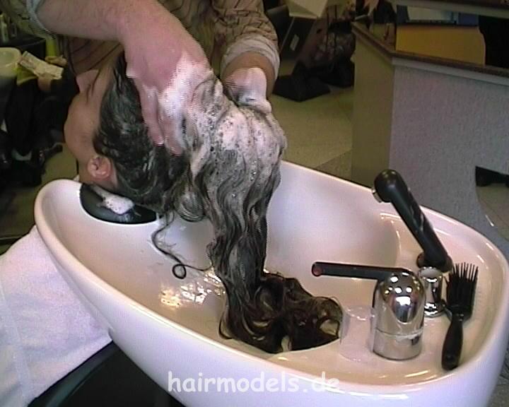 139 misc XXL hair shampooing bwd