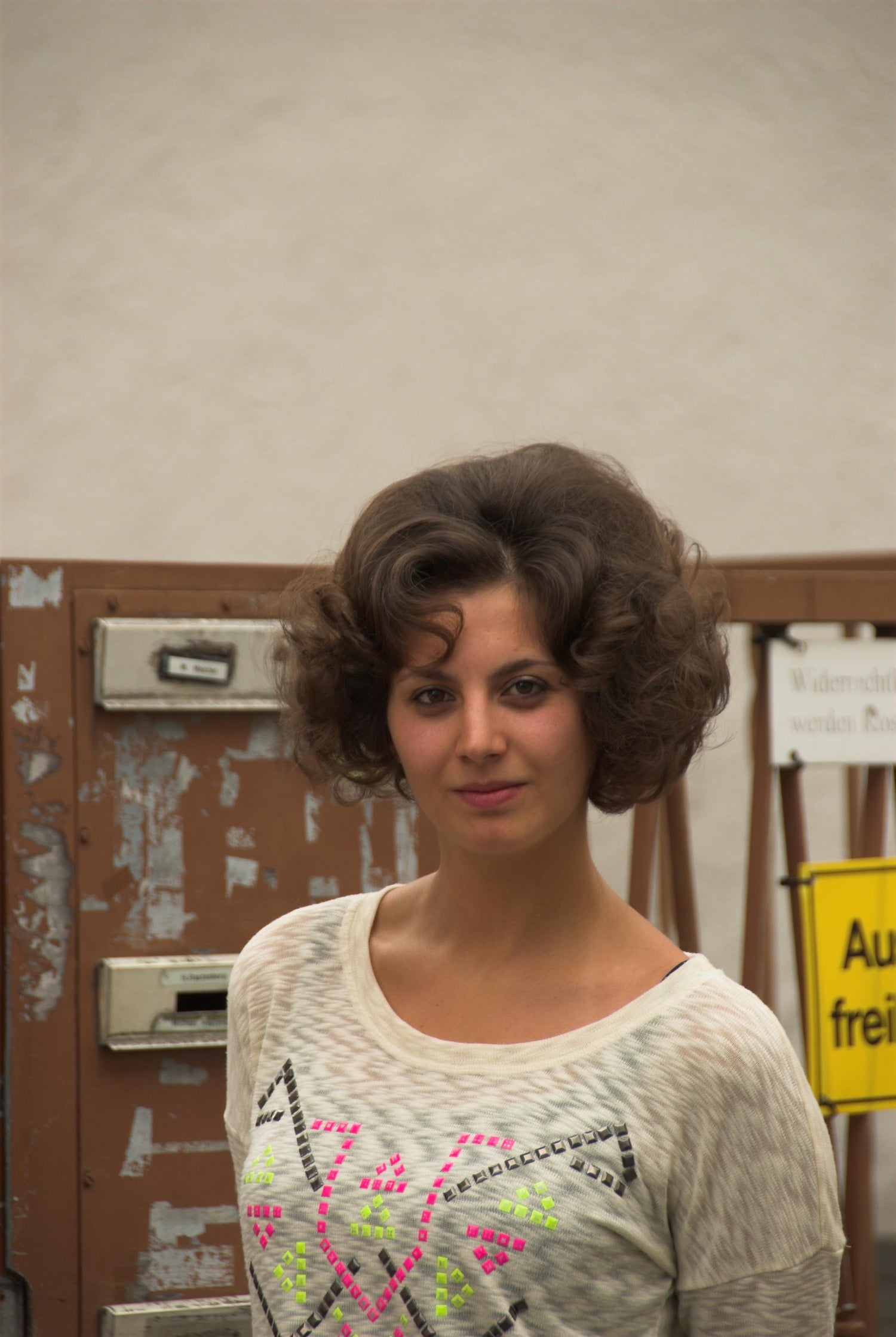 6133 Samantha old fashioned wet set 60s