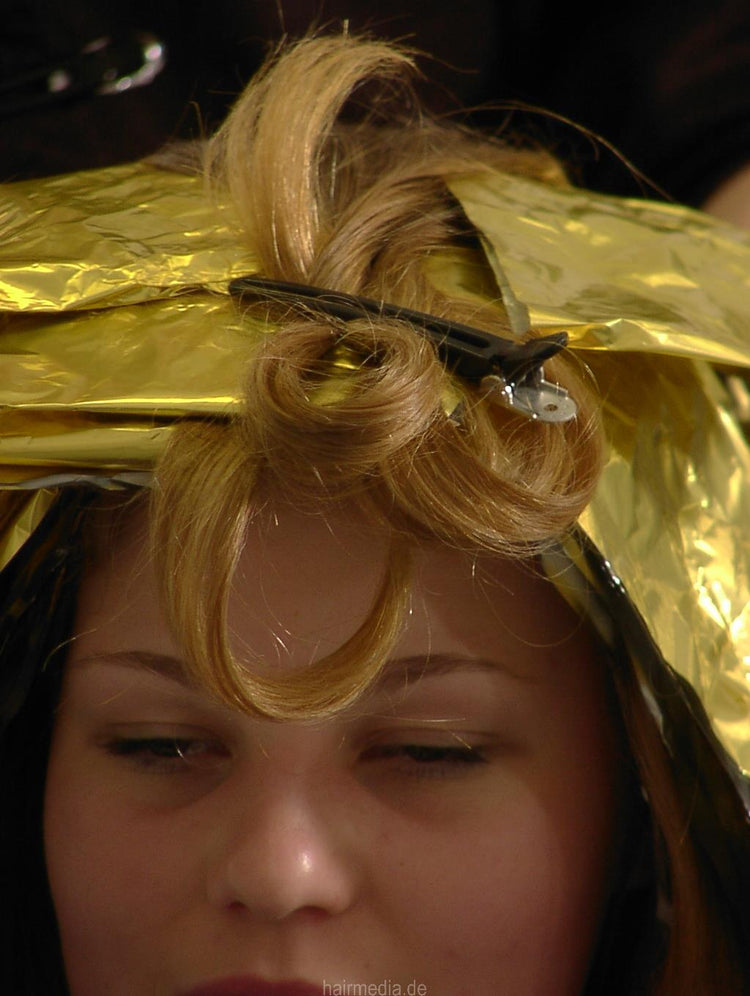 h077 teen Chrissy shampoo, cut and wetset by FranziskaL