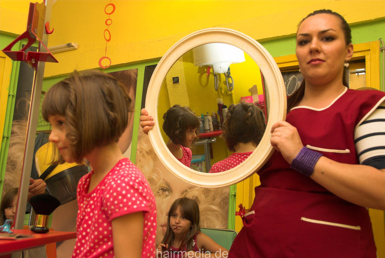 1122 Serbia kids  shampoo and haircut