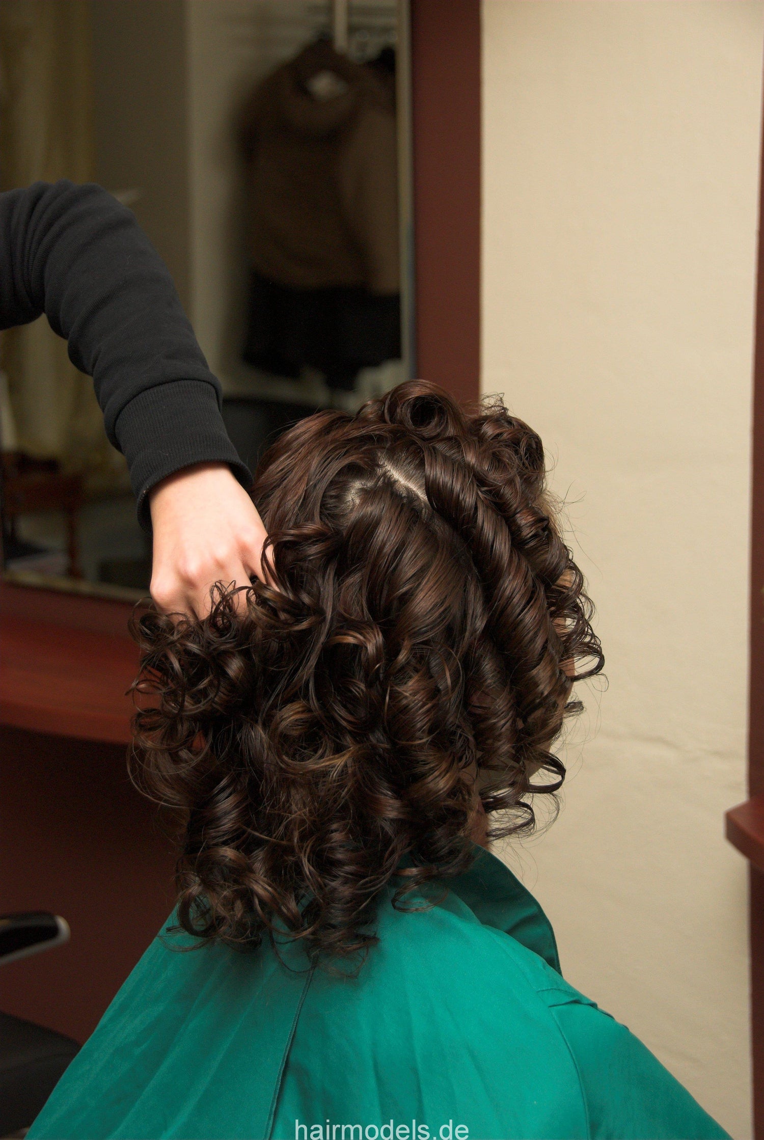 6027 Teen Allessandra 1st salon visit ever