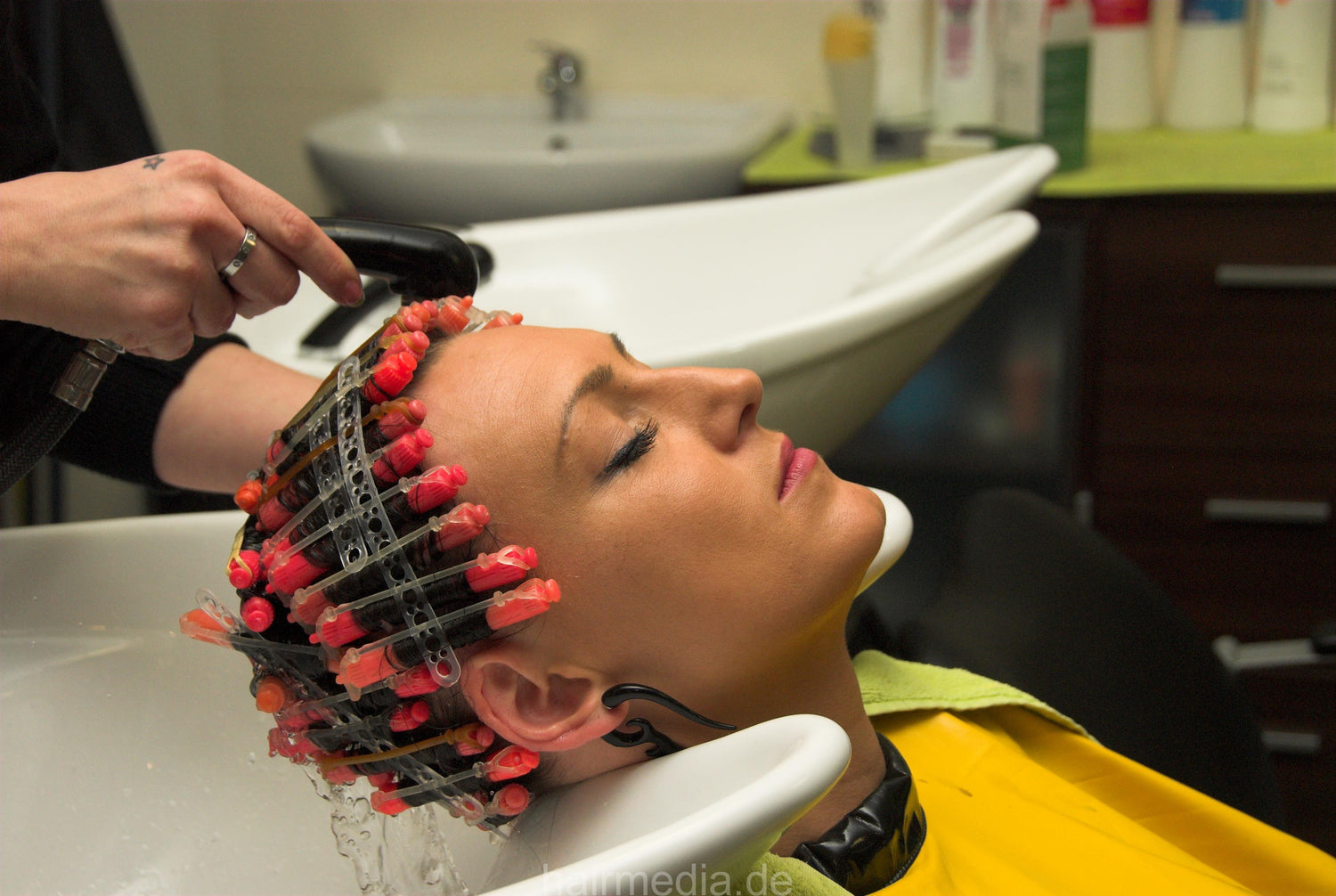 7051 barberette Sandra perm and small rod wetset