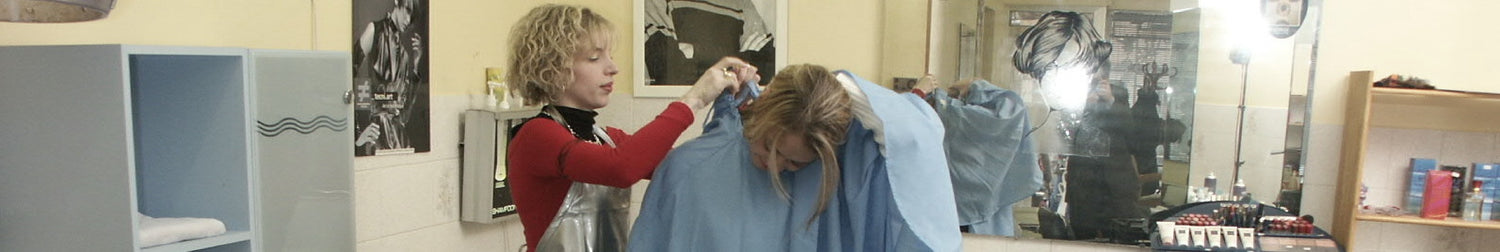 n005 Coiffeuse Yasmin France in RSK apron