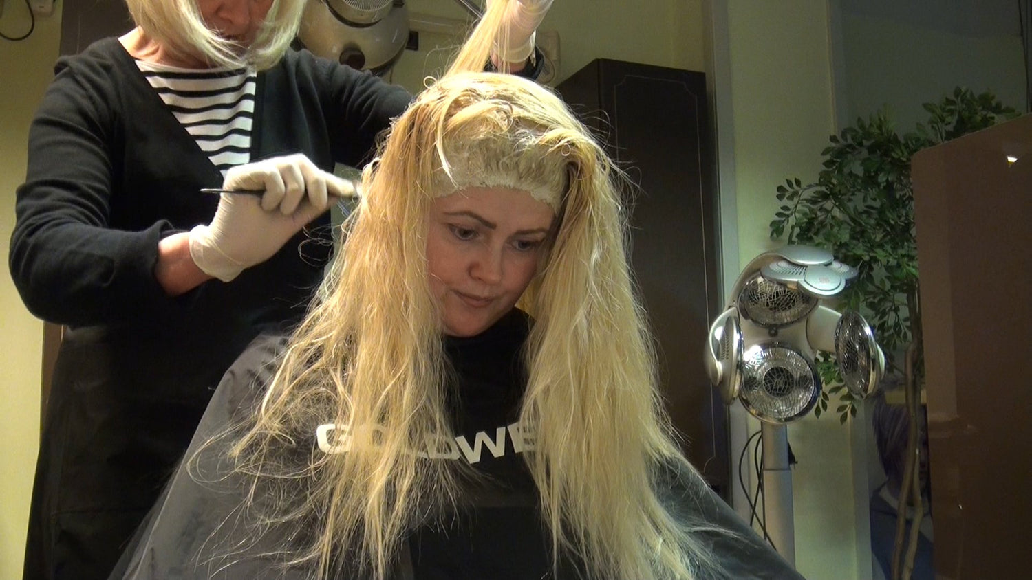 4030 Giullia XXL long and thick hair coloring torture