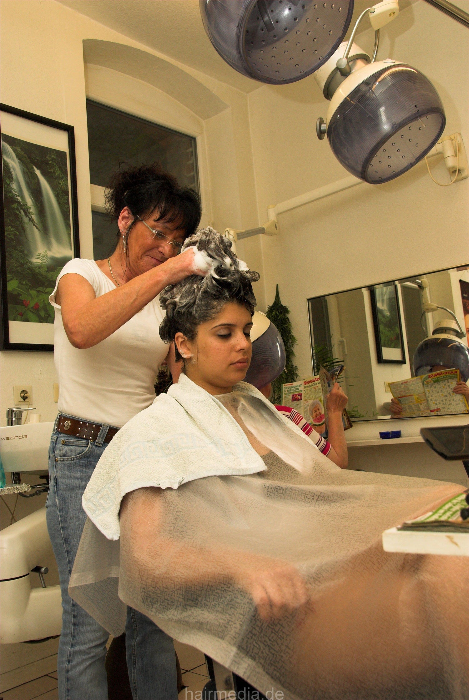 6070 Tayla fresh styled hair shampoo and wetset