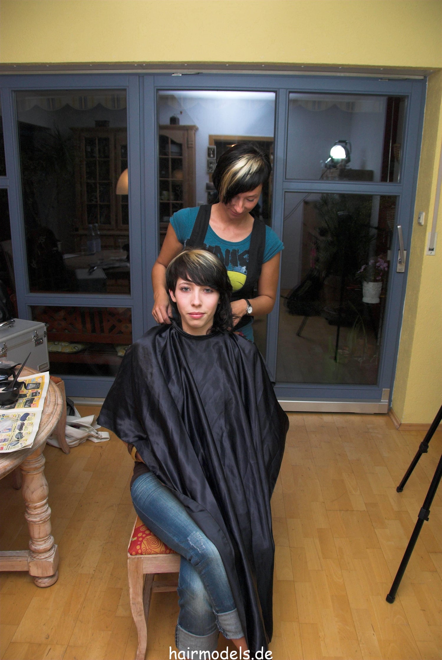 478 Hannah Home haircoloring and haircut