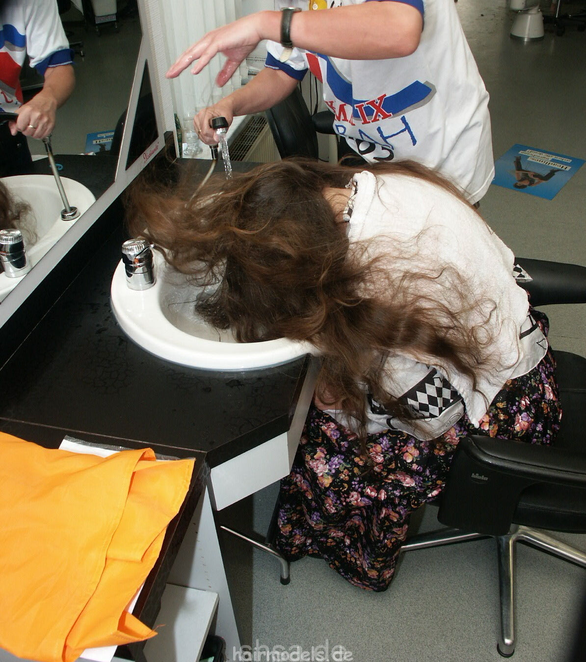 693 Ines XXL hair wash and set in Leipzig