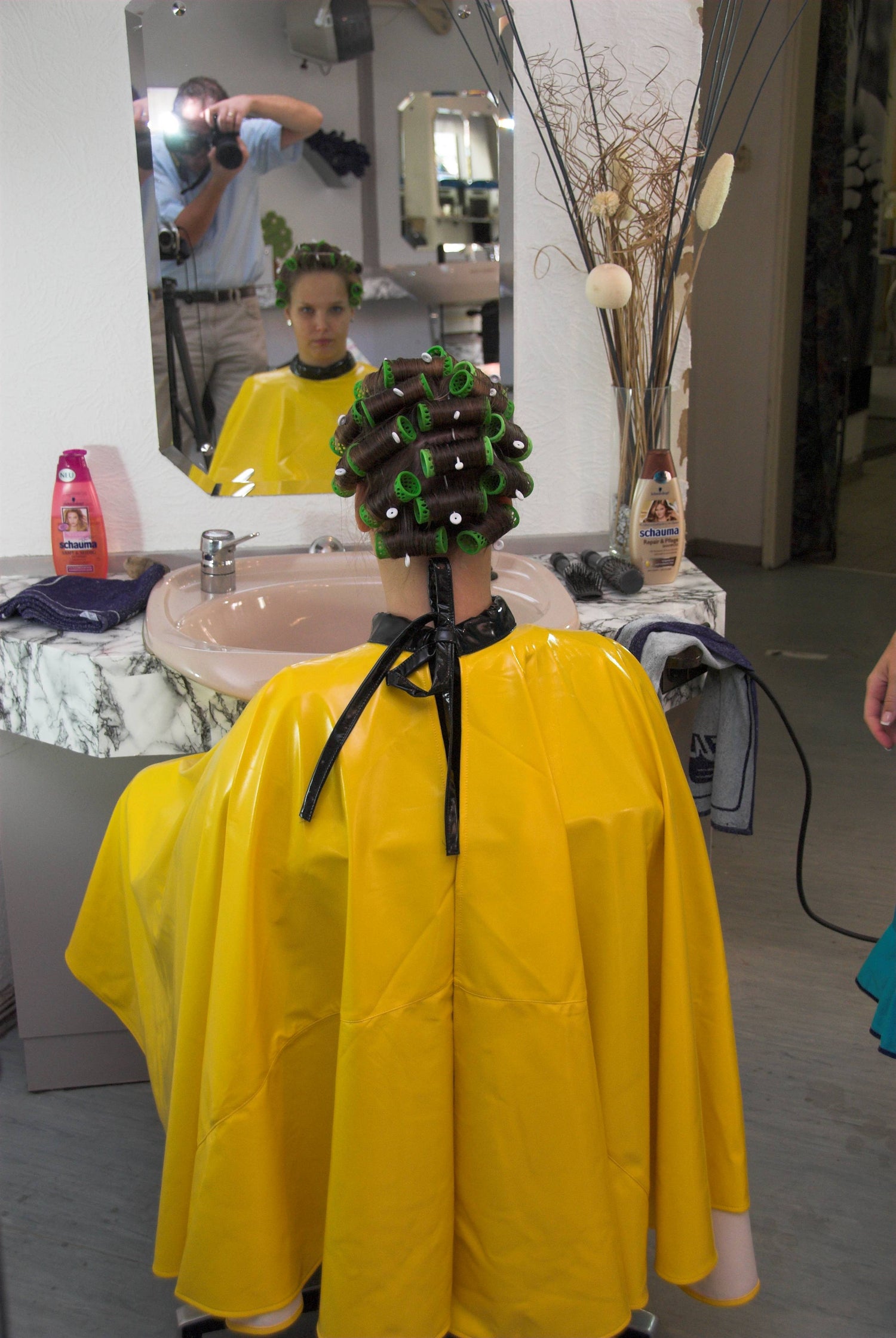 6021 yellow plastic cape s0855